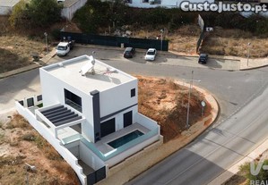 Casa / Villa T3 em Mexilhoeira Grande de 185,00 m²