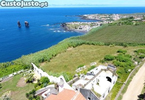 Sua propriedade de frente para o mar em Mosteiros, Ilha de São Miguel.