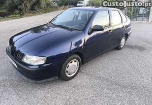 Seat Cordoba 1.4i - 00