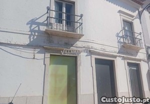 Loja comercial da banca com 420 m, situada numa zona central e consolidada da Vila de Portel, vora- Alentejo