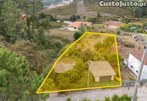 Terreno em Foz do Sousa e Covelo de 976,00 m²