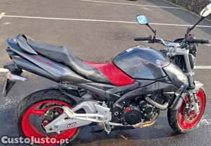 Suzuki GSR600 98CV poucos Quilmetros