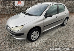 Peugeot 206 1.1 XT - 01