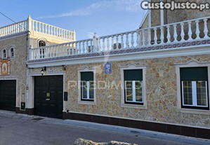 Moradia t6 com piscina em esgueira, aveiro