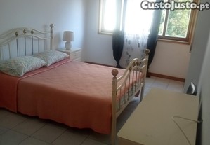 Quarto mobilado equipado
