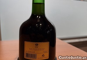 Aguardente Aliana Velha (rtulo dourado)