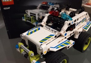 Lego Technic 42047 - Interceptor da Policia