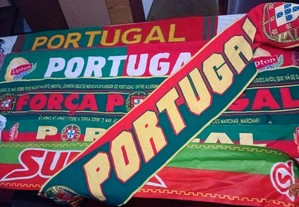 Conjunto Cachecóis/Bandeira/Bola de Portugal