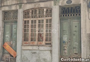 Prédio Com Vista Rio Na Zona Histórico Do Porto