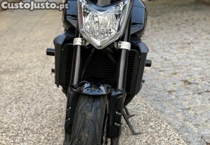 Yamaha fz1 como nova com escape original piscas e vizeira