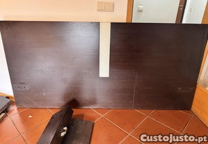 Cama de madeira completa