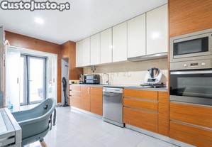Excelente Apartamento T2+1 em localizao privilegiada