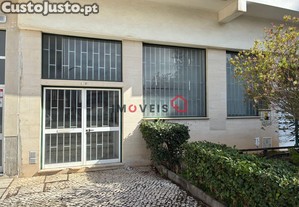 Loja para ou permuta na Quinta da Alada   190 m