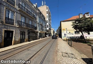 Oportunidade em Lisboa: T2 para Recuperação no Centro da Cidade
