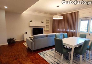 Quarto para meninas junto ao Hospital Santo Antnio - Porto