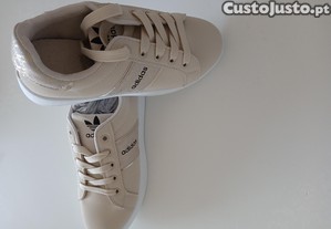 Sapatilhas novas-Senhora