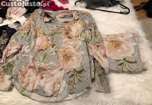 pijama oysho florido tamanho m calcas e camisa