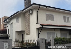 Casa / Villa T4 em Cidade da Maia de 207,00 m