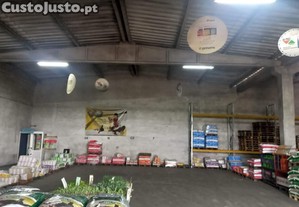 Armazm com 970 m2 no Montijo