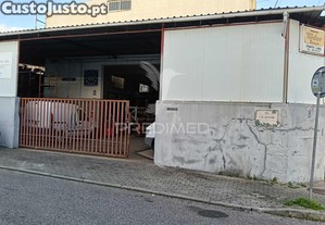 Armazm/oficina auto em moinhos da funcheira (amadora)