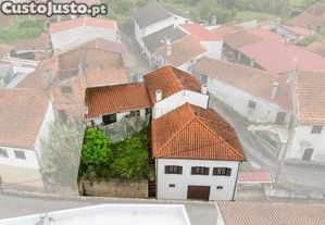 Moradia com 3 quartos e garagem, na Marmeleira, Souselas.