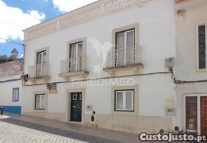 Edificio com 2 apartamentos no centro de odemira