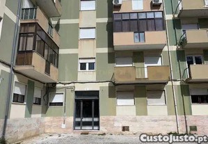 Apartamento T3 na Cruz de Pau - Aconchego e Tranquilidade
