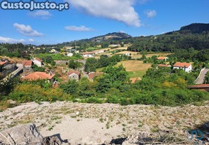 Terreno em Serzedelo de 1400,00 m