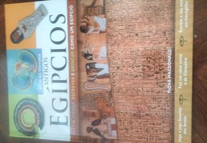Livro didático sobre os egípcios