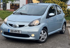 Toyota Aygo 1.0i - A/c / GPS / Android Edition
