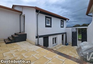 Moradia bi-familiar em Pinheiro da Bemposta, Travanca e Palmaz de 193 m