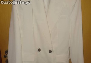 Blazer branco comprido cruzado da Zara