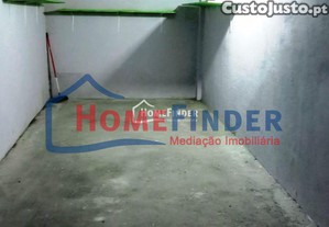 Garagem para - Escola Alberto Sampaio