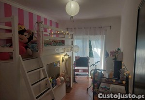 Apartamento T3 com acesso a terraço comum em Setúbal