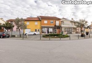 Prdio T4 De Utilizao Mista Em Panoias - Braga