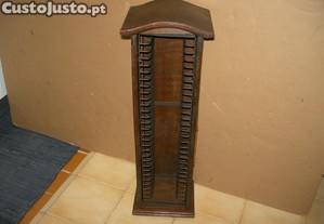 Móvel em Madeira e bambu.