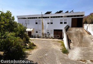 Armazm multifuncional (com terreno de 1375m2)