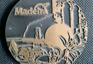 Medalha medalhão em metal Comemorativa Semana Madeira, Casino Estoril / Casa da Madeira