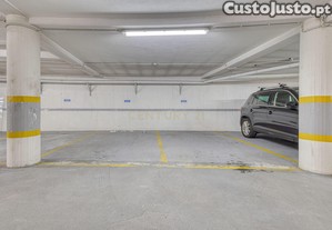 Lugar de Garagem para a 400m do Aeroporto