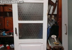 Porta com vidro fuscos