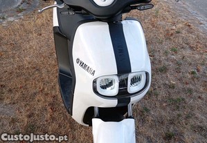 Yamaha eletrica matrculada
