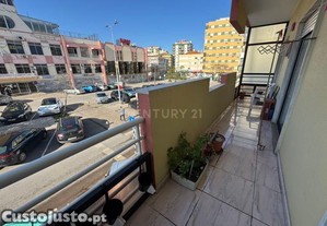 Apartamento T3 em Setúbal com Terraço e Vista para a Cidade
