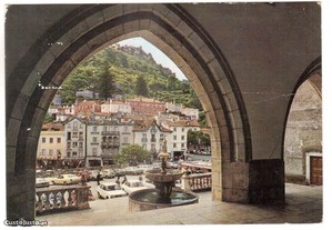 Postal de Sintra - Vista através das arcadas do palácio