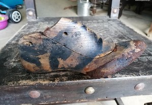 forma de sapateiro antiga , em madeira