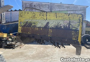 Destroçador - Triturador - Corta Mato hidráulico mini-giratória Ghedini