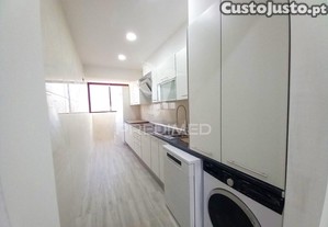 Costa da caparica-centro-t3 duplex-garagem 3 carros-praias