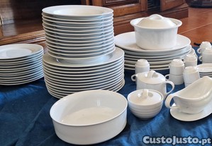 Serviço de mesa profissional com 73 peças em porcelana branca