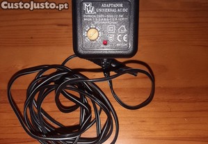 Carregador Universal de 1,5 V a 12 V