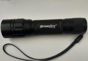 Lanterna de Mão LED SkyWolfEye Cree Xm-l T6 3000lm Nova