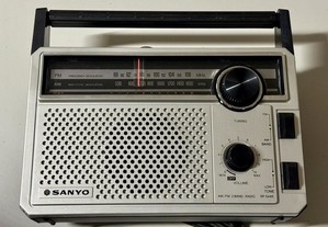 Rádio vintage novo